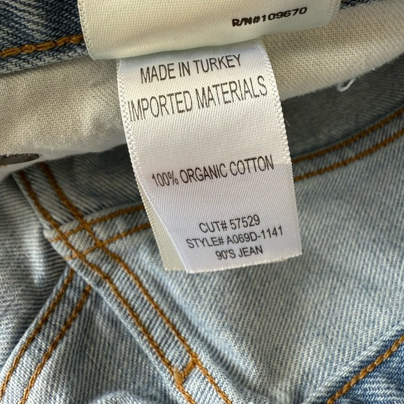 Revolve AGOLDE 90's Mid Rise Loose Fit Jeans in Snapshot Size 26 - Picture 8 of 10